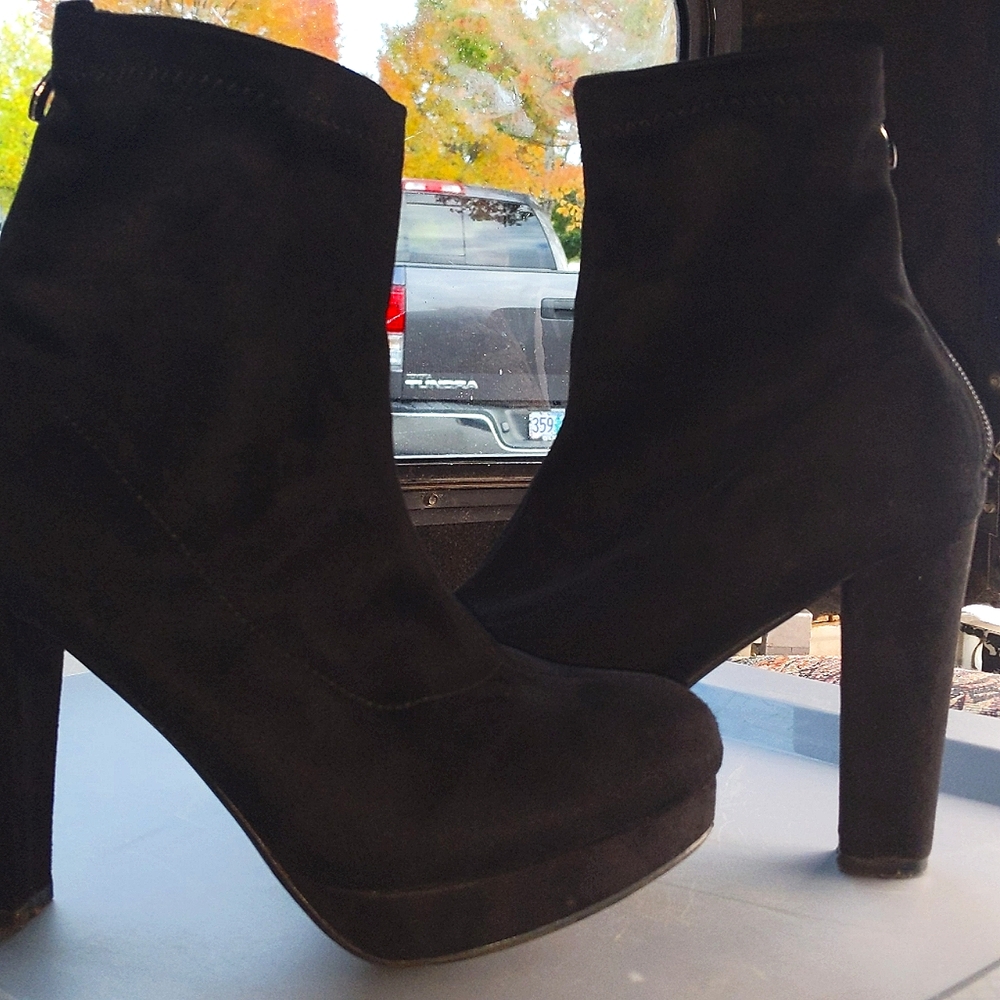 Catherine Malandrino Black Suede Zip Ankle Booties